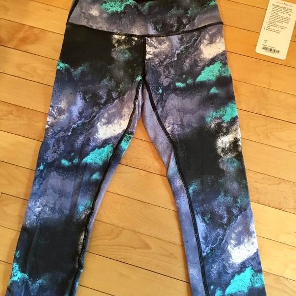 lululemon wunder under crop RARE milky way size 2 - Picture 7 of 9